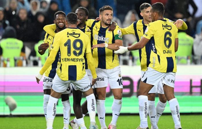 Fenerbahçe will face AZ Alkmaar away, the starting 11's have been announced.