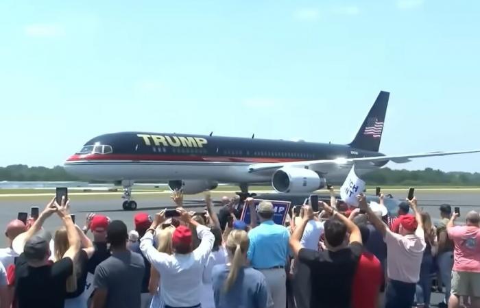 Gold plated, financial sinkhole, emergency landing… Four things to know about Donald Trump's private Boeing 757