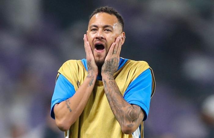 The bad news continues for Neymar: a ring was stolen from him just as he was greeting before a match