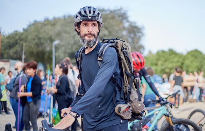 In Spain, mutual aid by bicycle after the floods