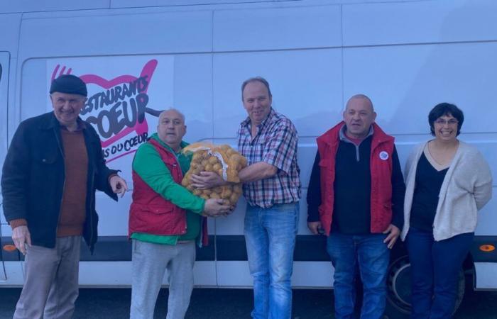 “Farmers, we always stand together”: the FDSEA of Creuse offers 1,250 kg of potatoes to Restos du coeur