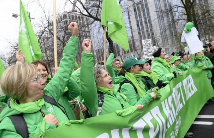 More than 10,000 people in the streets of Brussels to demand more resources in the non-profit sector (photos)