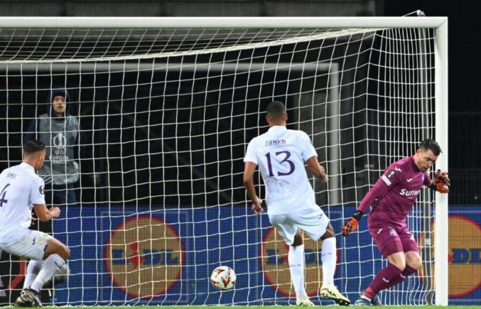 Anderlecht cracks at the end of the match and loses its first points in the Europa League