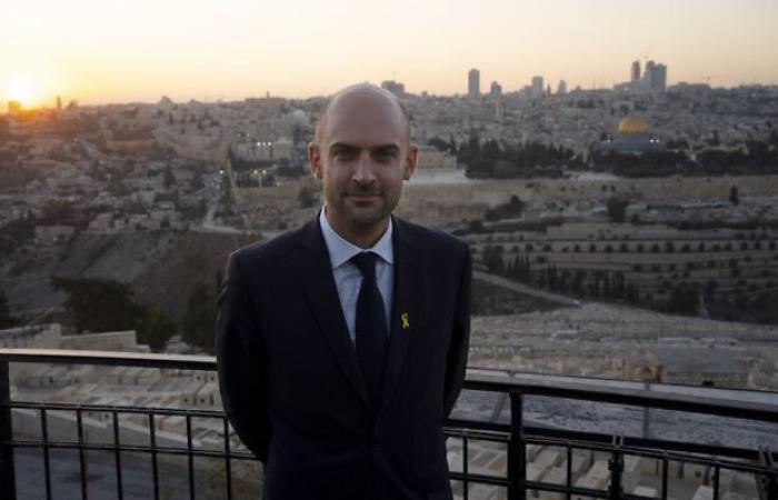 Police briefly detain French guards at Jerusalem holy site, sparking diplomatic row