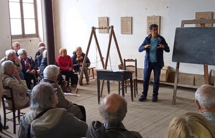 Friends of the Ariège archives visiting the village