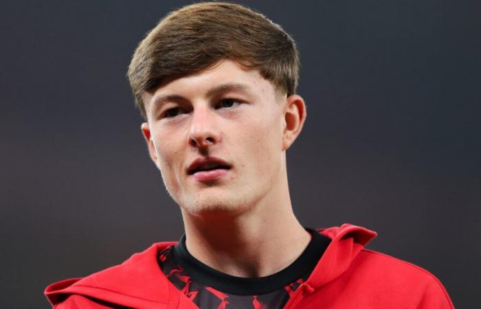 Man Utd promote 17-year-old wonderkid to squad at last-minute ahead of Europa League clash against PAOK