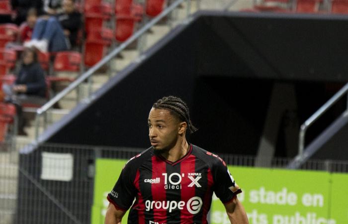 This club that uses two different jerseys during a match