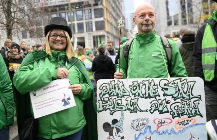 More than 10,000 people in the streets of Brussels to demand more resources in the non-profit sector (photos)