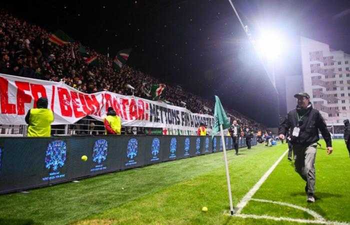 the Red Star-Troyes match interrupted because of tennis balls