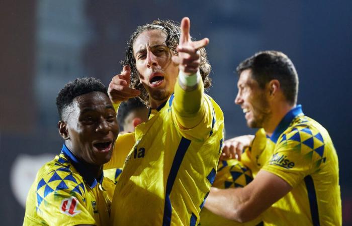 Las Palmas wins in Vallecas with defensive sacrifice and aim (1-3) | UD Las Palmas