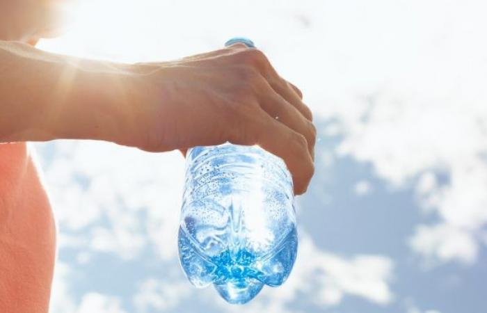 This woman drank 2.5 liters of water per day for 1 week and here are the amazing effects she noticed