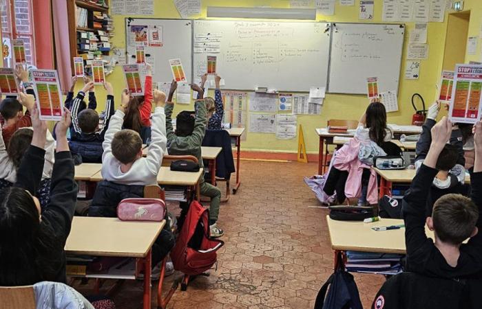 School harassment. Police officers carry out prevention in schools