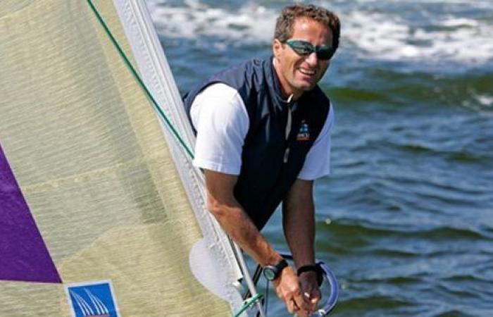 Vendée Globe: Michel Desjoyeaux, Yves Parlier, Xavier Beauvois and the sea shanty group Force 5