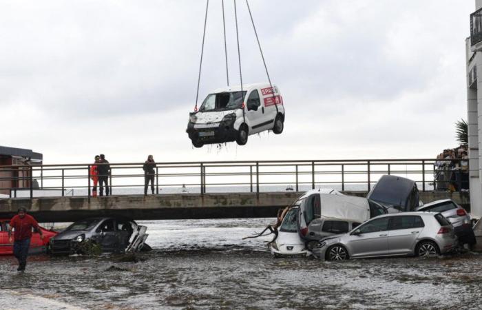 Cadaqués affected by impressive rains, cars washed away