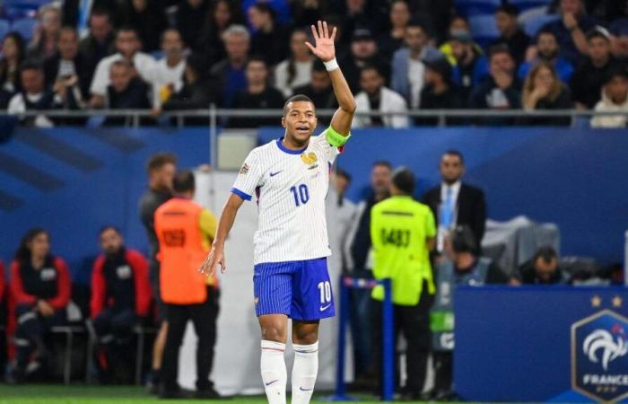 tense relationship between Kylian Mbappé and part of the locker room