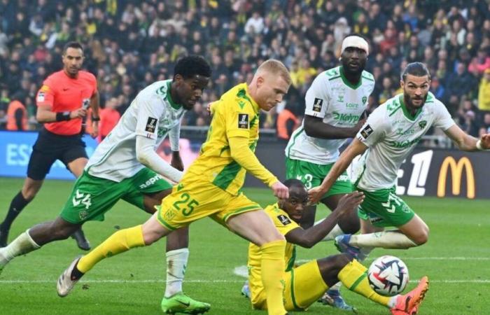 RC Lens – FC Nantes. The Nantes group with a last minute absence