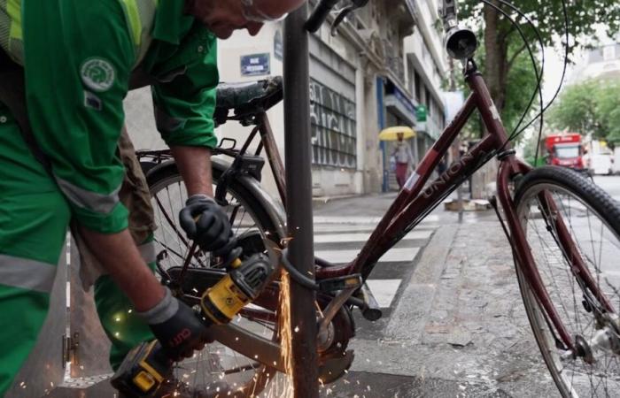 Paris: accused of stealing bicycles, the municipality defends itself