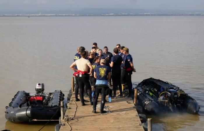 In Spain, the search for flood victims extends to beaches and lagoons