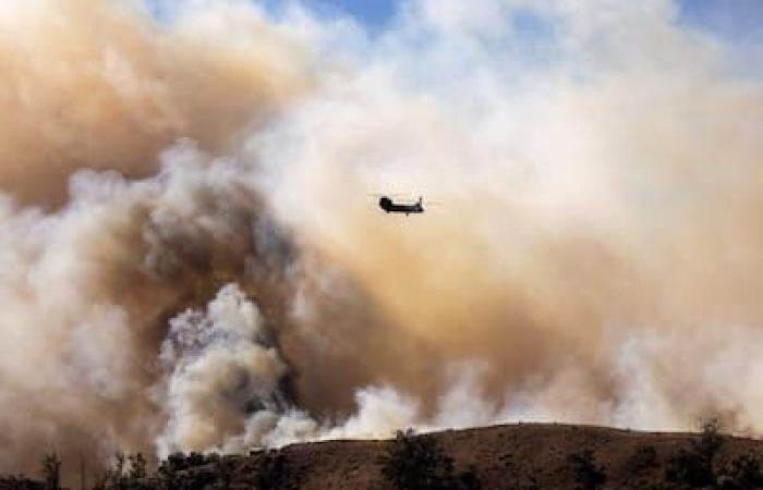 [EN IMAGES] More than a hundred homes destroyed by massive fire near Los Angeles