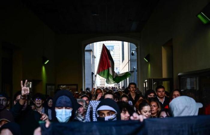 Graffiti and hostile slogans from pro-Palestinian demonstrators to protest against the arrival of Yaël Braun-Pivet at the University of Lyon-III