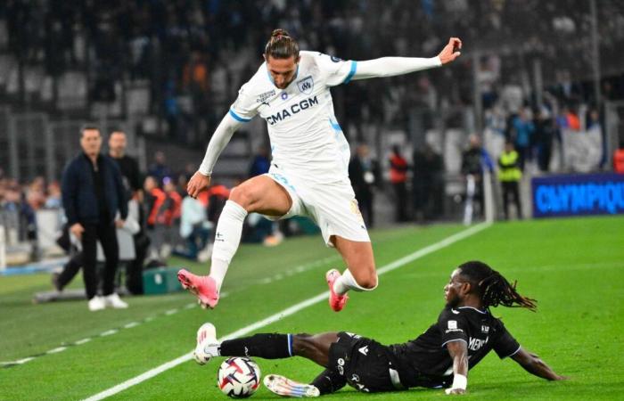 Marseille sinks again at home, its coach threatens to leave