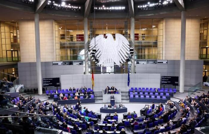 In Germany, MPs adopt a resolution against anti-Semitism linking the protection of Jews to the defense of Israel