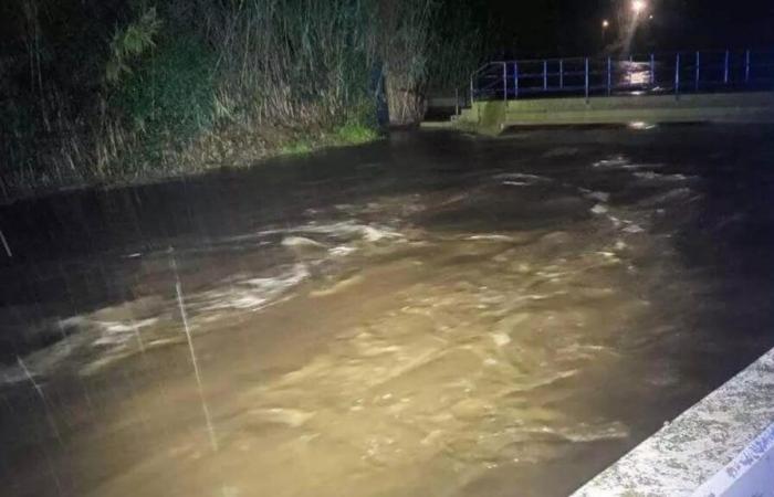 A man was rescued from an agricultural property in Port de la Selva flooded by the flood