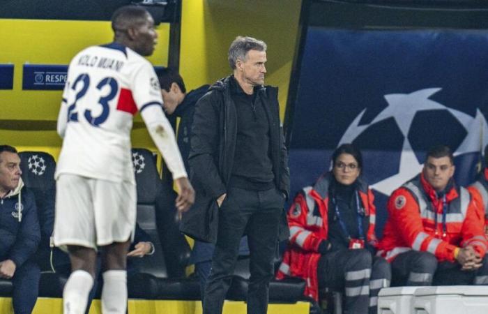 Luis Enrique bangs his fist on the table over the missing striker