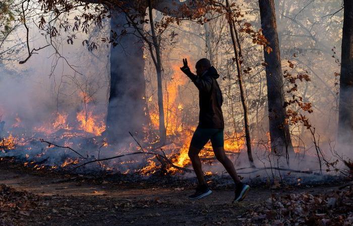 Wildfire near Los Angeles rages after 10,000 people evacuated