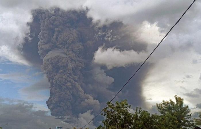 A volcano unleashes: 7 eruptions, 8 km of ashes and several deaths