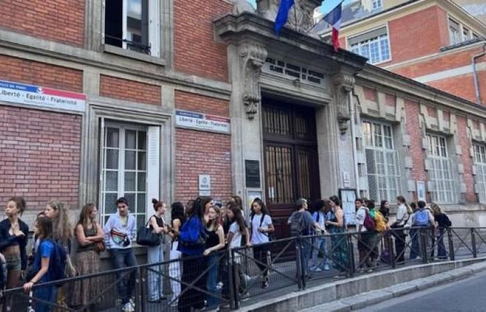 Charles Aznavour's school celebrates its 100th anniversary