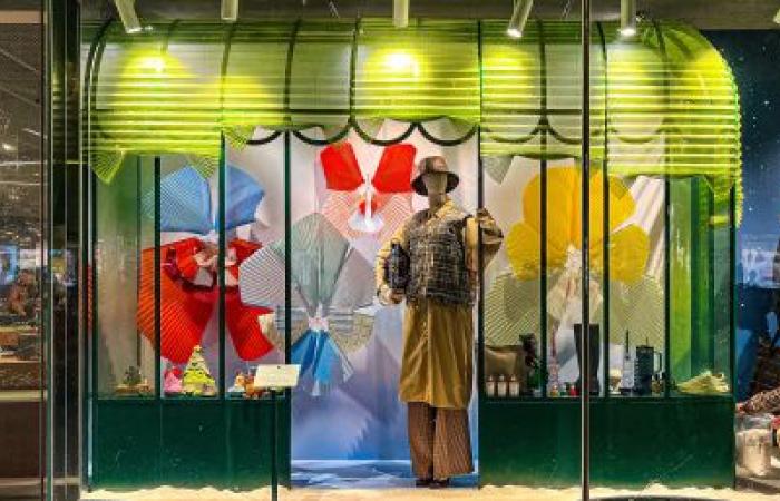 The 2024 Christmas windows of La Samaritaine: Thoiry Lumières Sauvages invades the store – photos