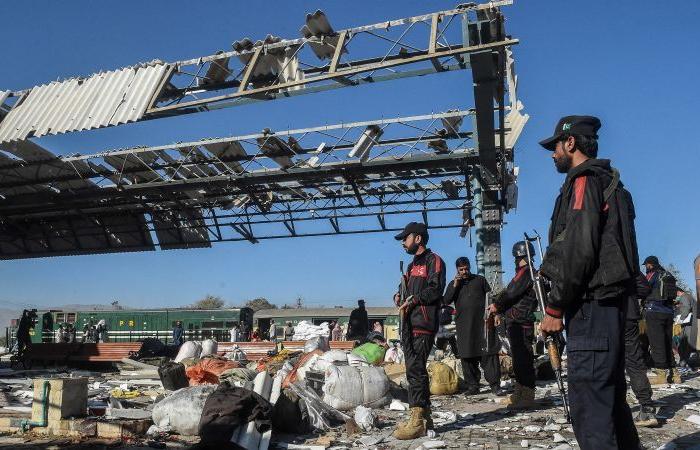 Pakistan train station suicide blast: Dozens killed as Balochistan militants claim responsibility