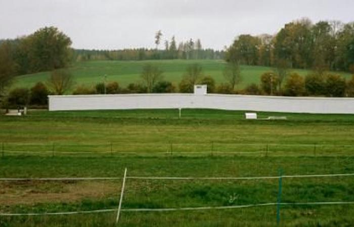 In the footsteps of the fragments of the Berlin Wall, thirty-five years after its opening