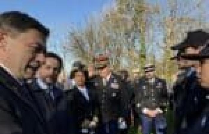 the minister speaks with the Cadets of the Haute-Marne gendarmerie