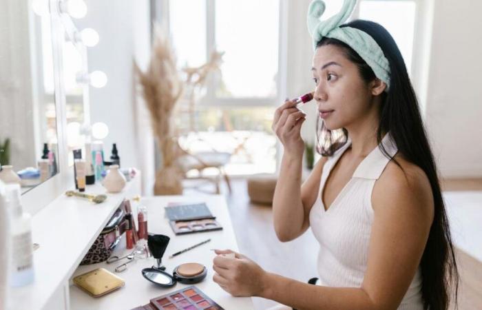 These 2 foundations from major brands on sale are perfect for achieving a radiant complexion even in winter