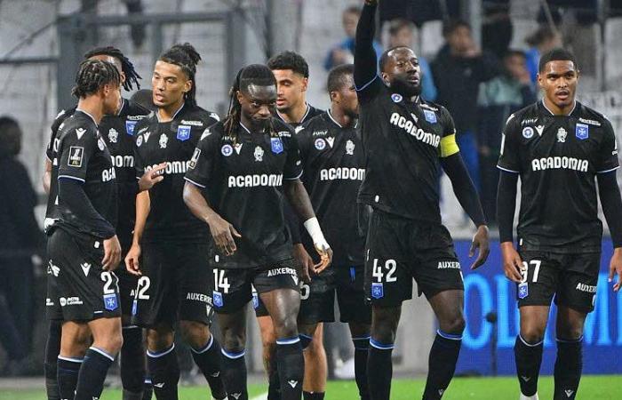 Marseille takes a lesson at the Vélodrome against Auxerre