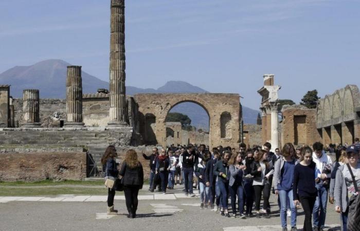 Flooded Pompeii plans limit of 20,000 tourists per day