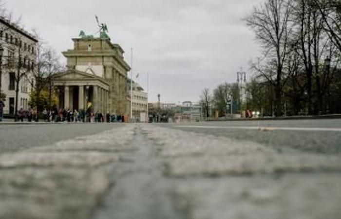 In the footsteps of the fragments of the Berlin Wall, thirty-five years after its opening