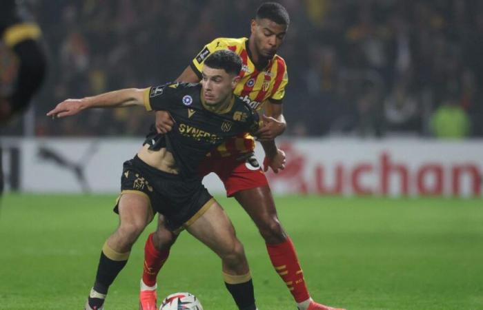 RC Lens wins against Nantes after a crazy end to the match