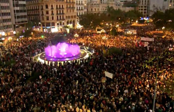 A monster demonstration in Valencia to protest against the management of deadly floods in Spain