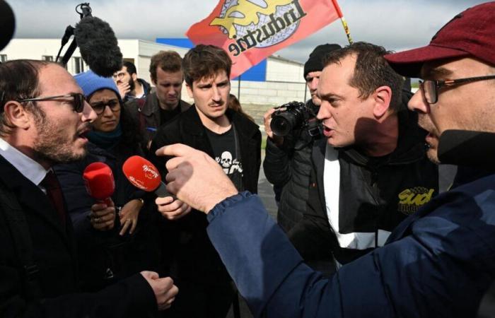 VIDEO. “You are a puppet”: in Cholet, a Macronist deputy attacked by Michelin employees