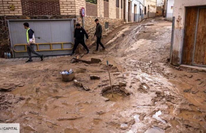 He loses his car in the floods, his employer threatens to fire him because he arrived late for work