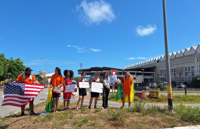 High school students from Cayenne wash cars to go to New York