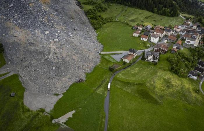 Faced with the risk of another landslide, the Grisons village of Brienz is preparing for an evacuation