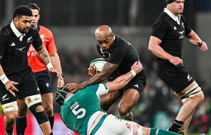 International – Surgical and disciplined All-Blacks, Irish tackles caught at fault