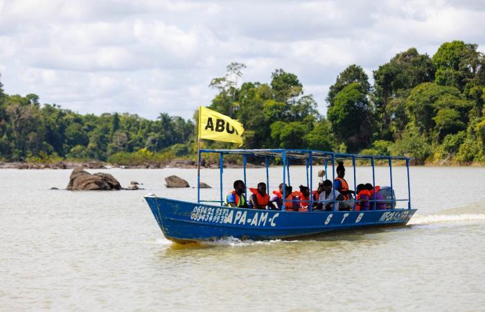 In Guyana, an exceptional drought disrupts daily life on the rivers