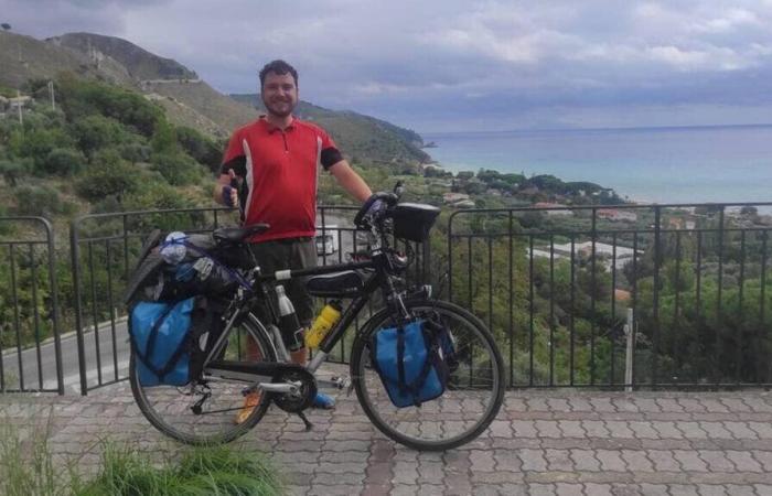 he recounts his 3,000 km journey by bike to Sicily