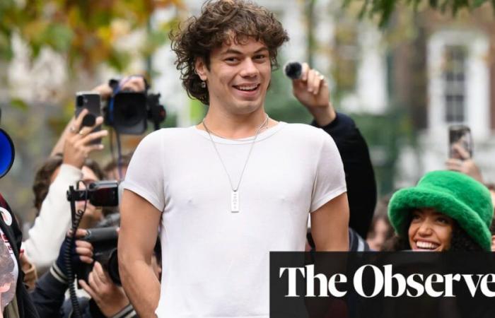 ‘This will cheer everyone up’: Harry Styles lookalikes lift London gloom | Harry Styles