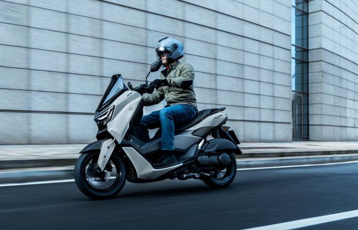 New – A revised, more premium look for the NMAX 125, and a new Tech MAX version with TFT screen